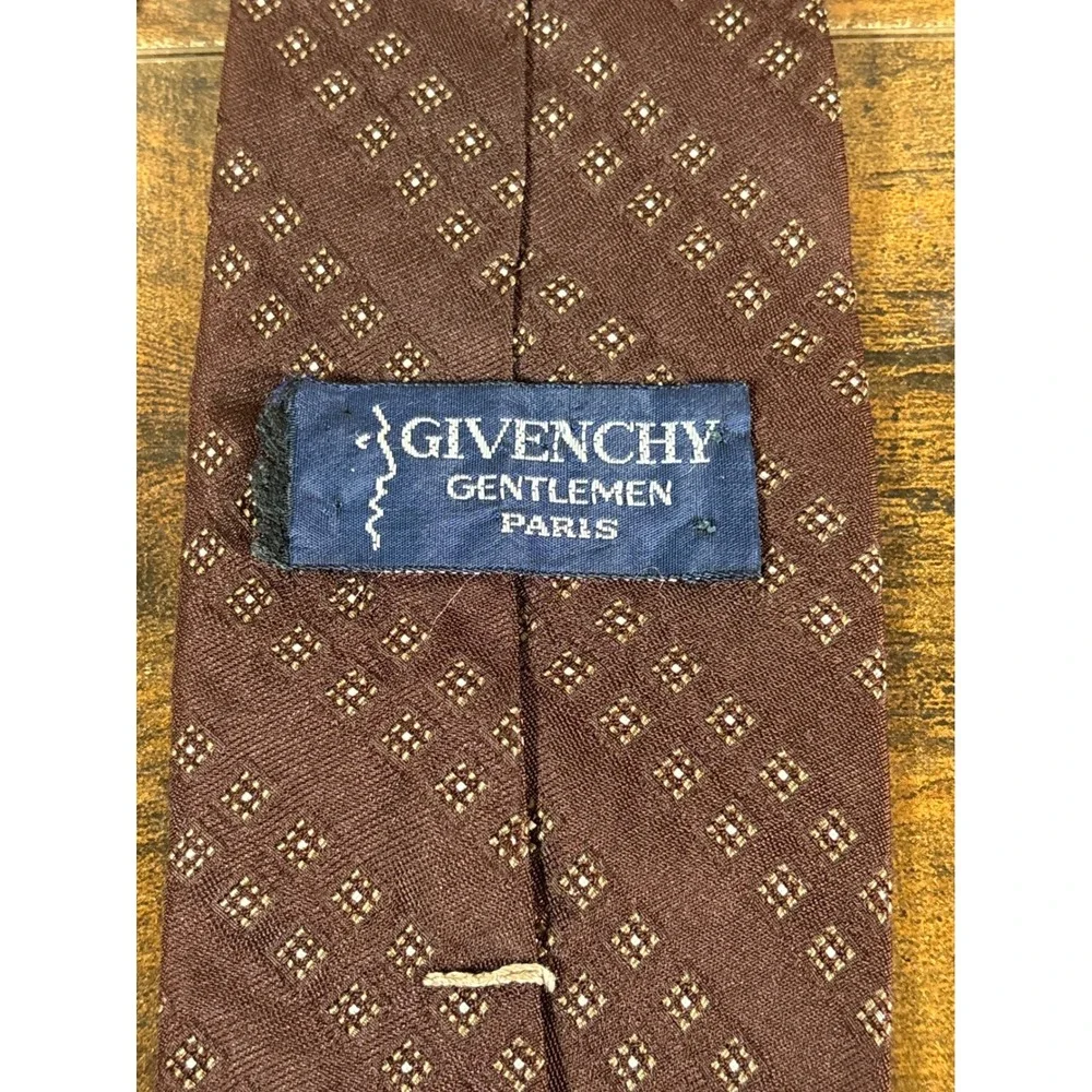 Givenchy Gentlemen Paris Brown Silk Geometric Diamond Pattern Necktie Italy